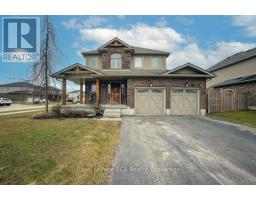 11 GREEN STREET, Mapleton, Ontario