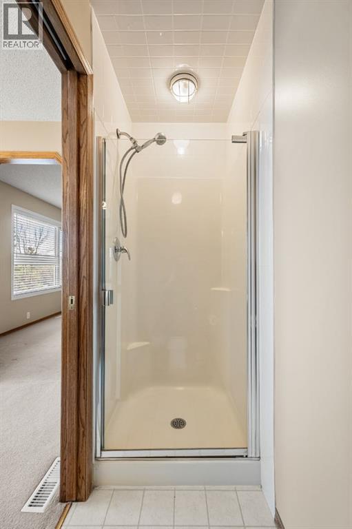 131 Lake Simcoe Court Se, Calgary, Alberta  T2J 7E7 - Photo 22 - A2310593