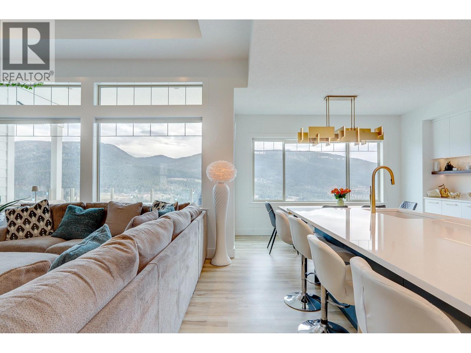 7313 Sunridge Road, Vernon, British Columbia  V1B 4C8 - Photo 9 - 10378369