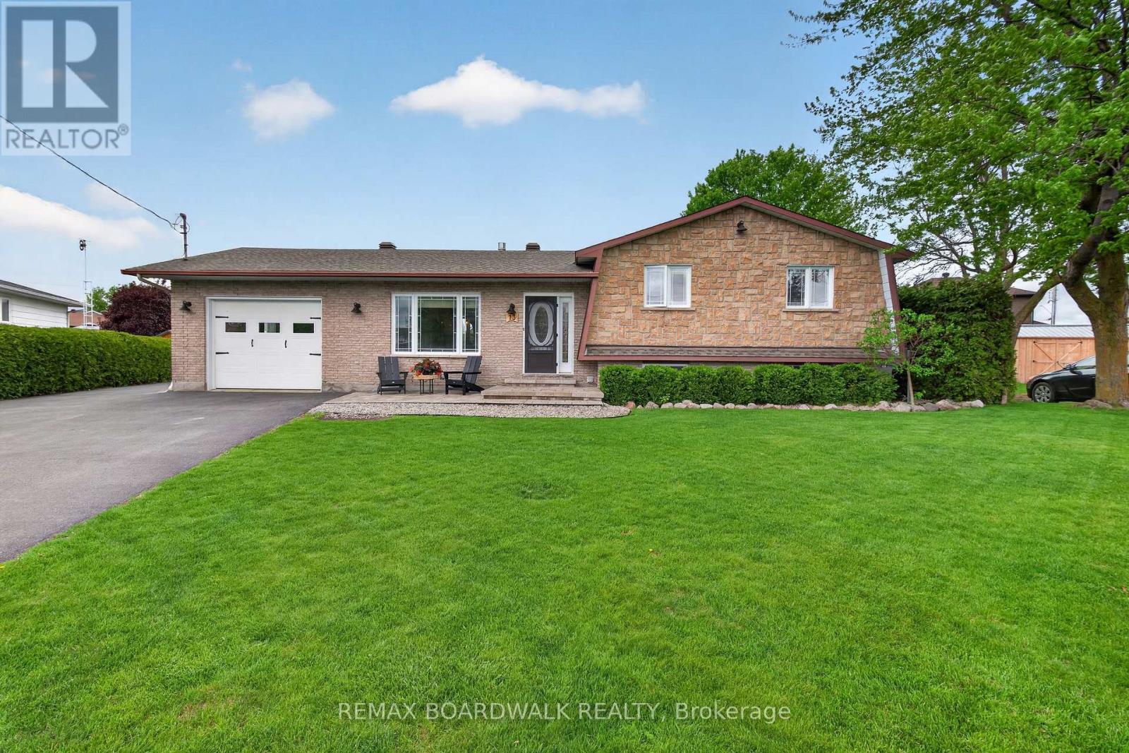 13 ALICE STREET, Casselman, Ontario