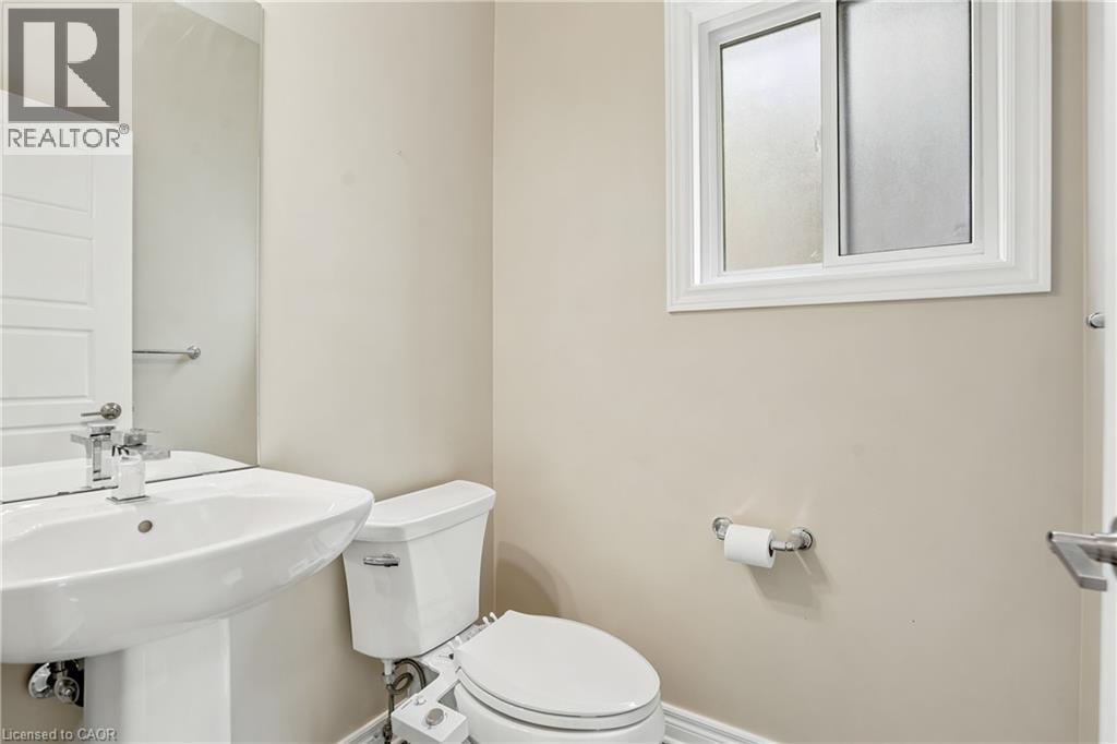 374 Viger Drive S, Welland, Ontario  L3B 0E2 - Photo 5 - 40833739