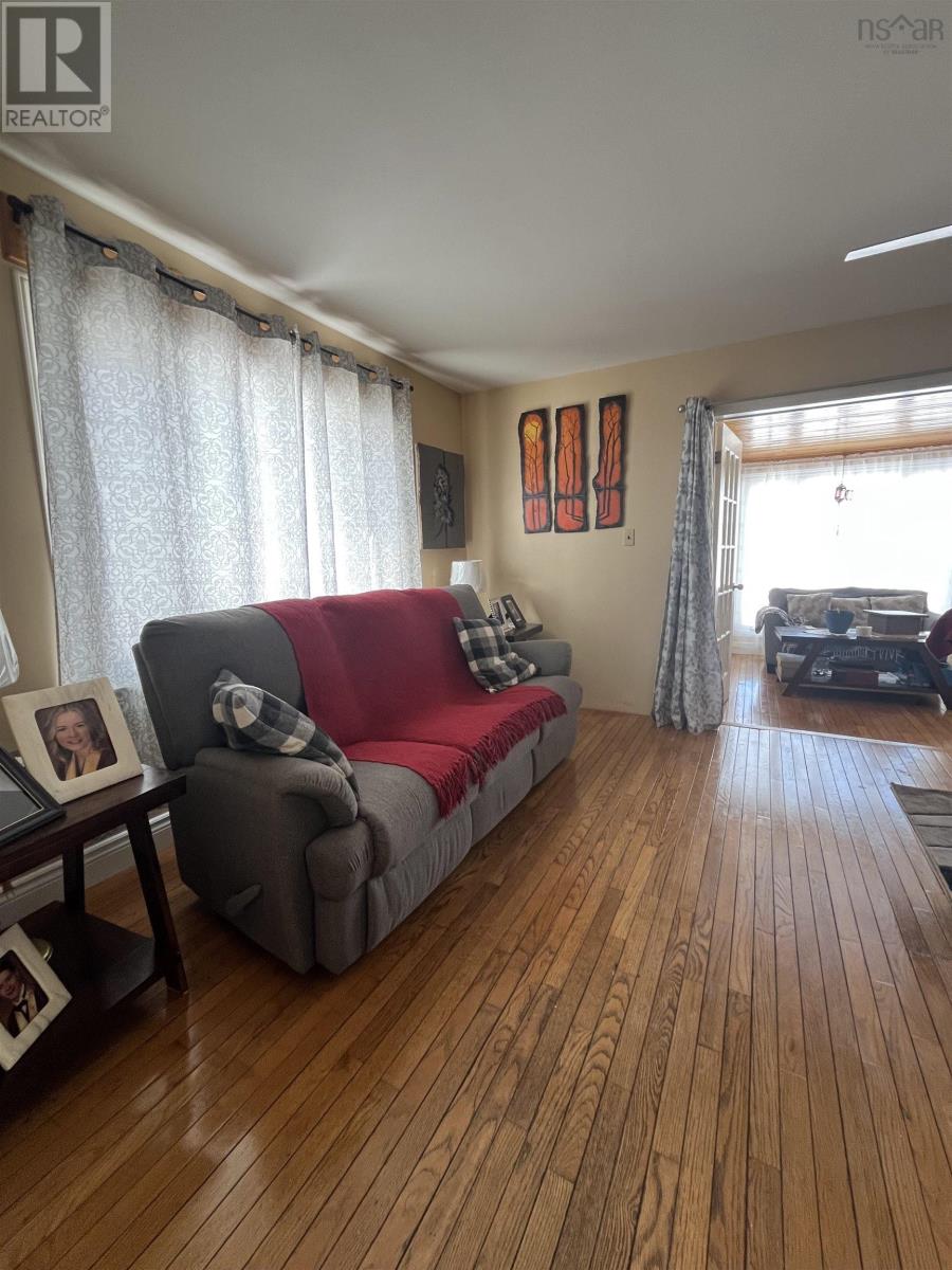 66 Mcgee Street, Springhill, Nova Scotia  B0M 1X0 - Photo 14 - 202602974