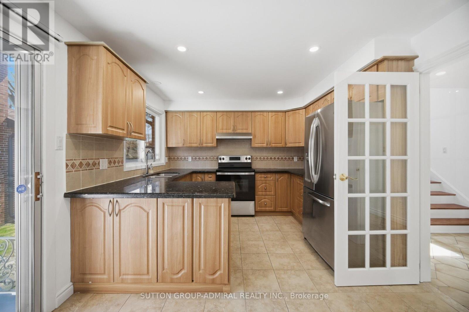 53 Bestview Drive, Toronto, Ontario  M2M 2X8 - Photo 13 - C13155896