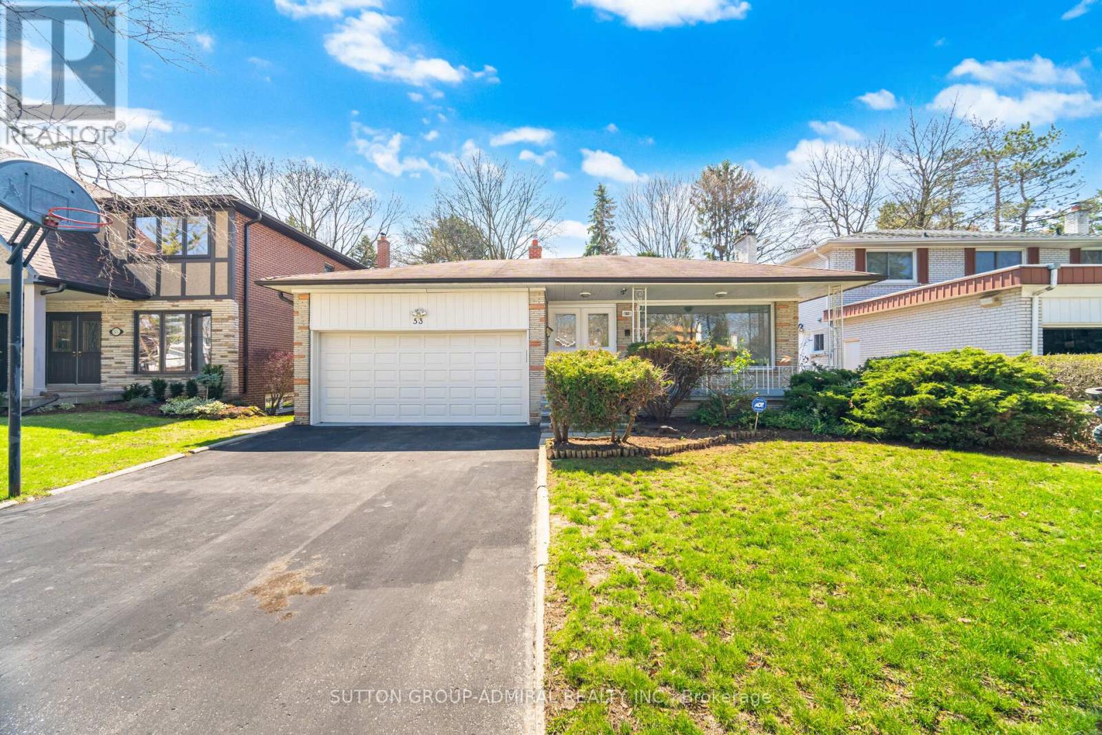 <div class="slider-price">$1,628,800</div><p>53 Bestview Drive, Toronto, Ontario</p>