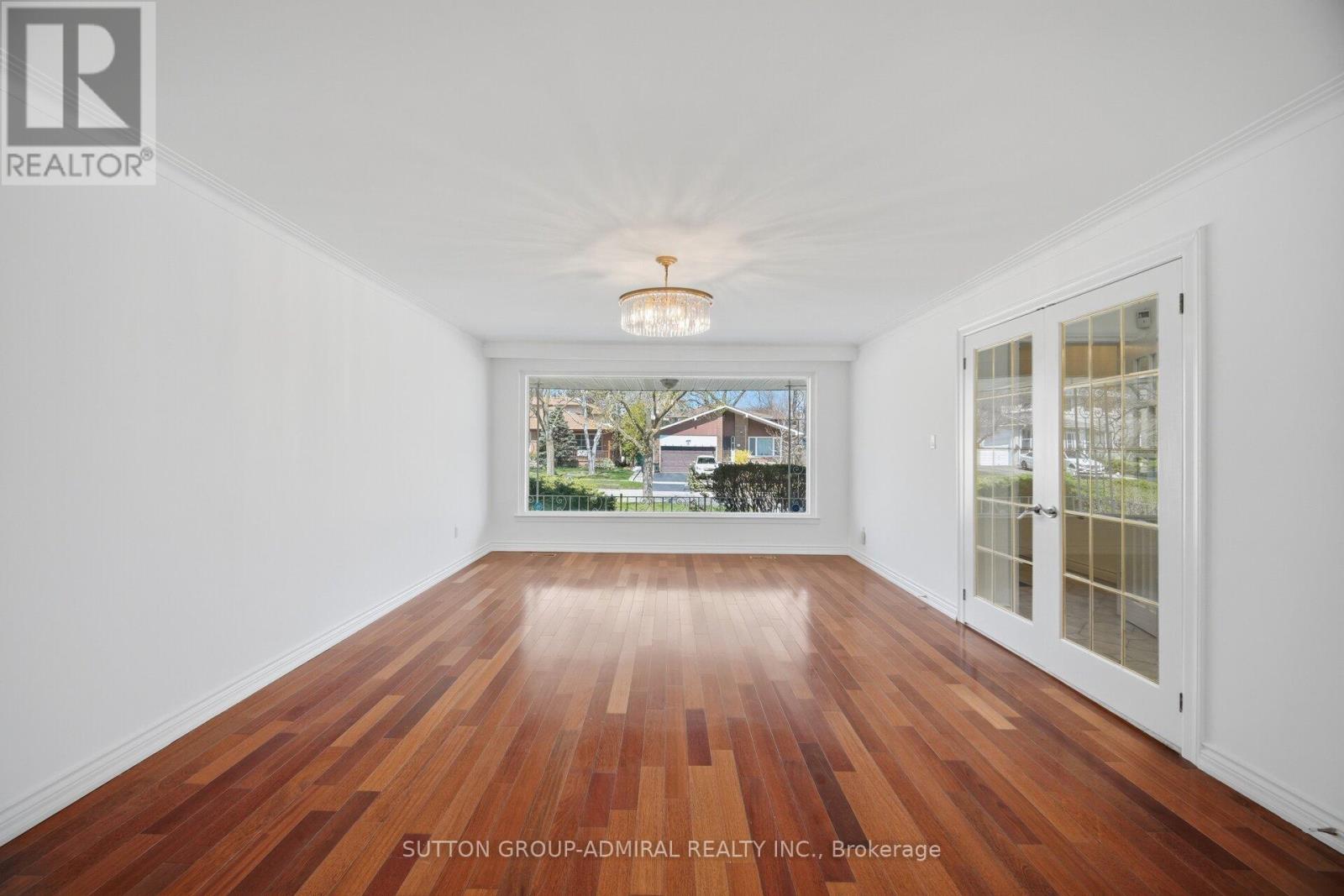53 Bestview Drive, Toronto, Ontario  M2M 2X8 - Photo 4 - C13155896