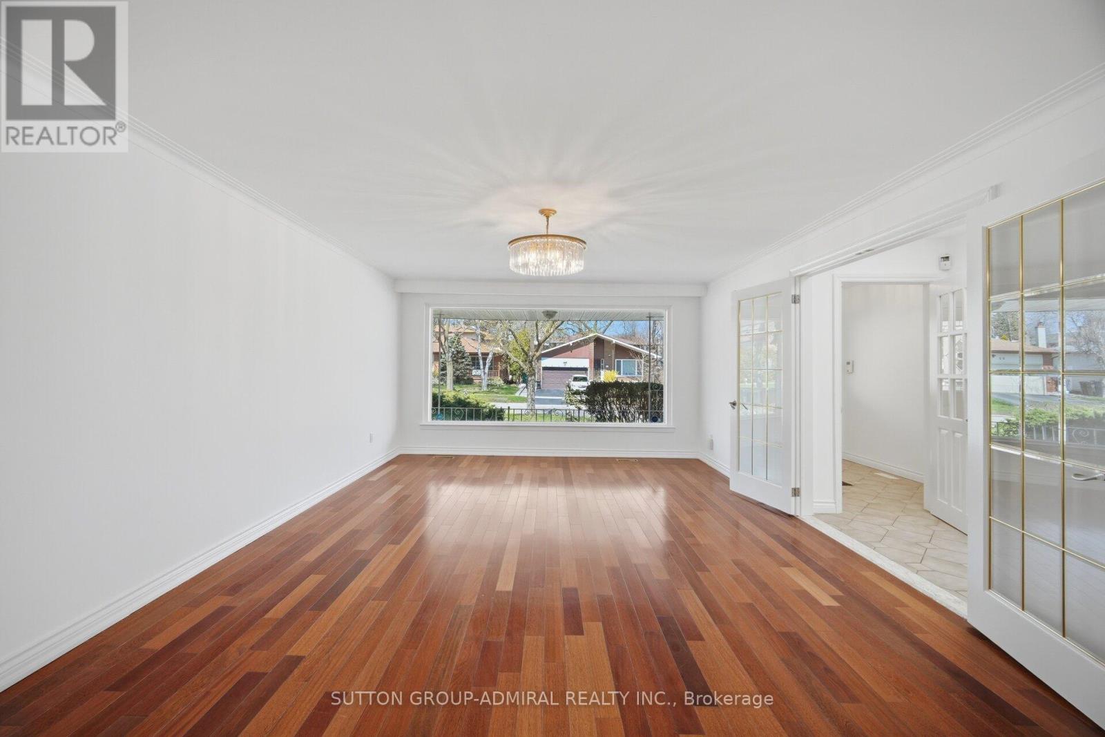 53 Bestview Drive, Toronto, Ontario  M2M 2X8 - Photo 5 - C13155896