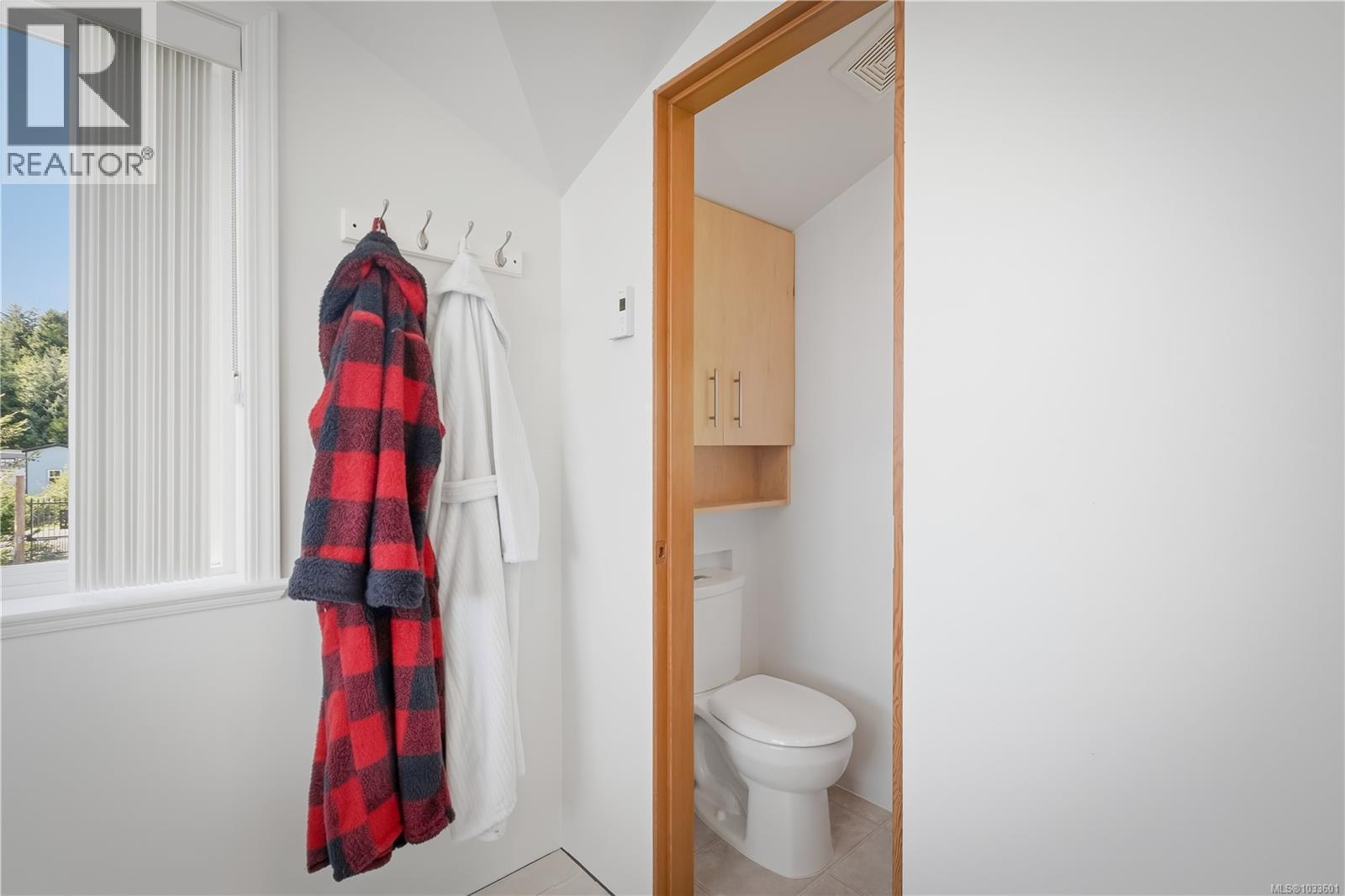1006 Seventh Ave, Ucluelet, British Columbia  V0R 3A0 - Photo 6 - 1033601