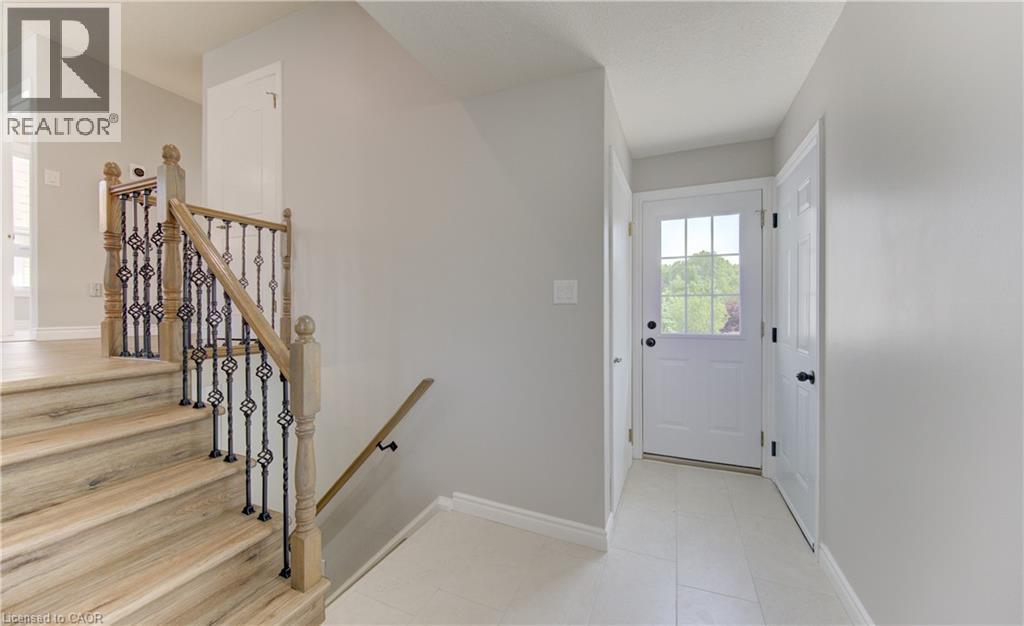 51 Coach Hill Drive, Kitchener, Ontario  N2E 1N7 - Photo 5 - 40833255