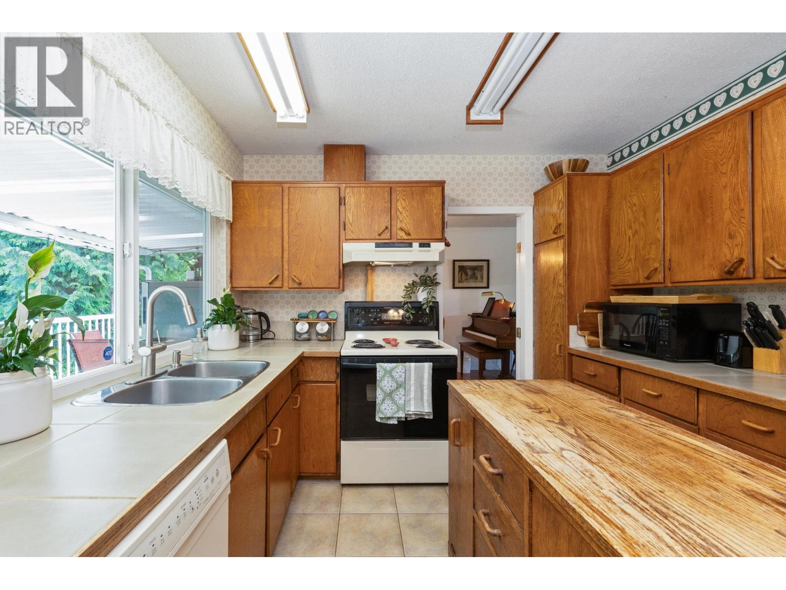 160 Harvard Drive, Port Moody, British Columbia  V3H 1S8 - Photo 10 - R3127966