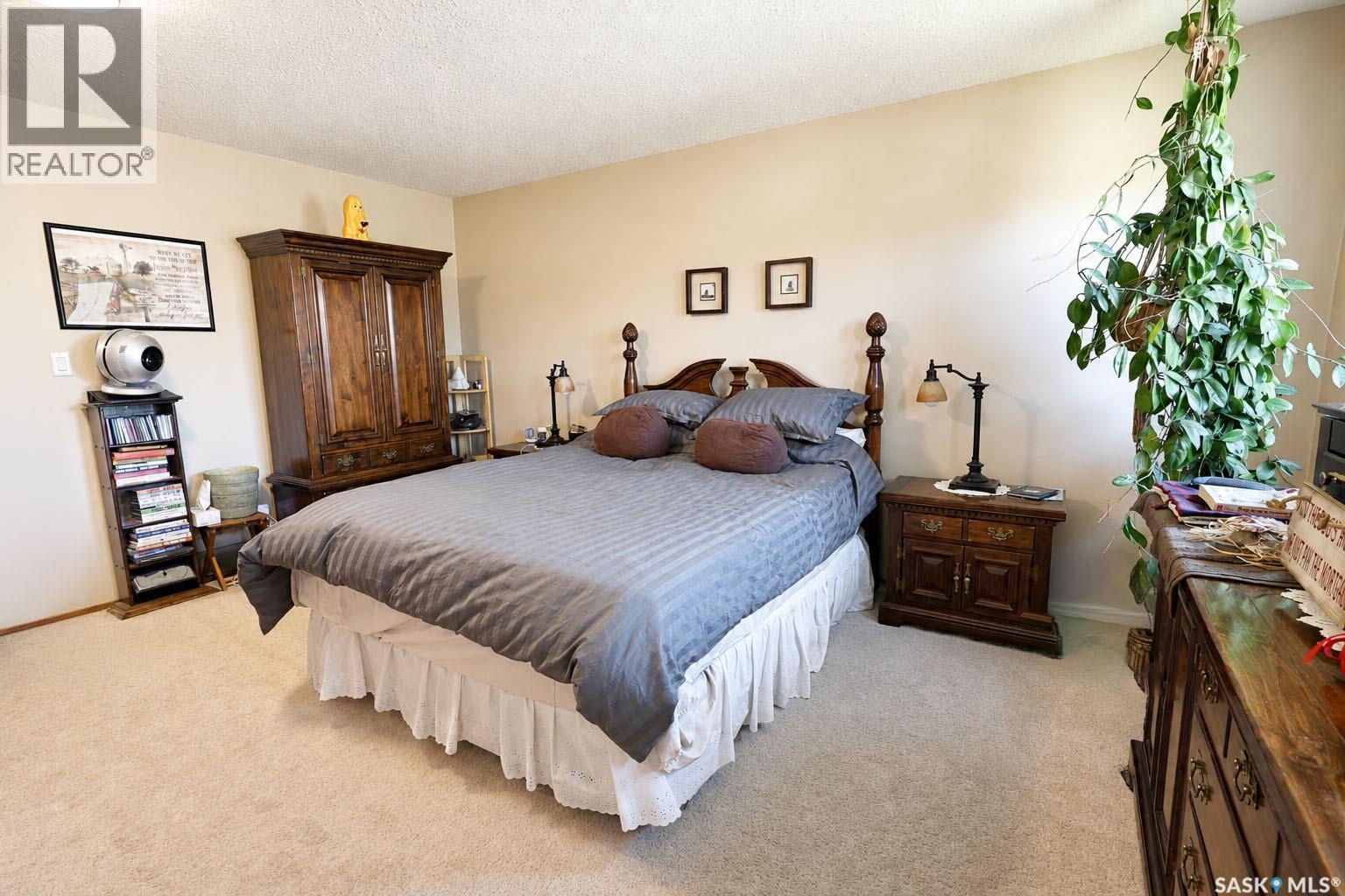 1010 Woodman Crescent, Prince Albert, Saskatchewan  S6V 6L6 - Photo 13 - SK037147