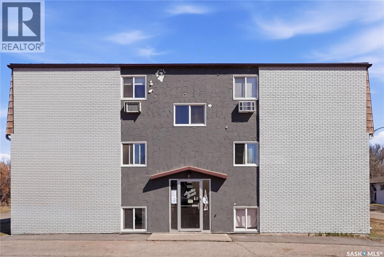 18 116 Acadia Court, Saskatoon, Saskatchewan  S7H 4T7 - Photo 2 - SK037131