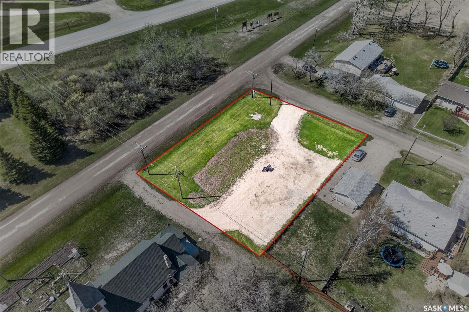 229 1st Street N, Spalding, Saskatchewan  S0K 4C0 - Photo 2 - SK037058