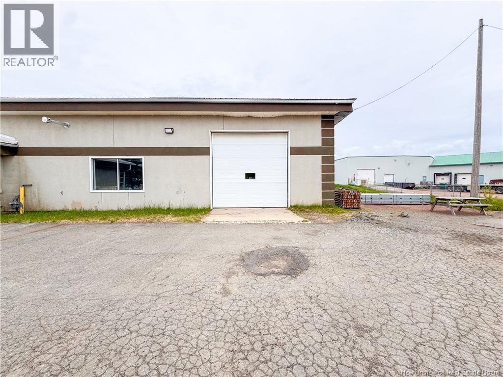 511 Ferdinand Boulevard, Dieppe, New Brunswick  E1A 7E9 - Photo 2 - NB140135