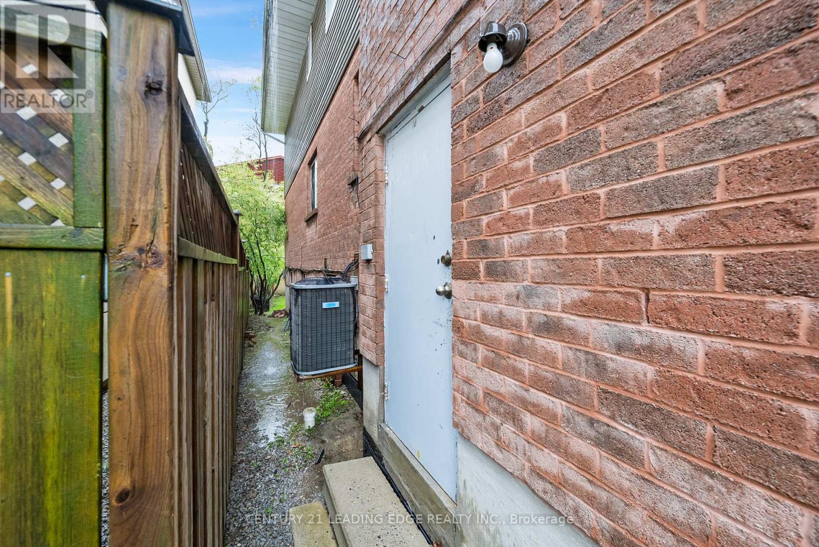 527 Glengarry Avenue, Toronto, Ontario  M5M 1G2 - Photo 45 - C13176280