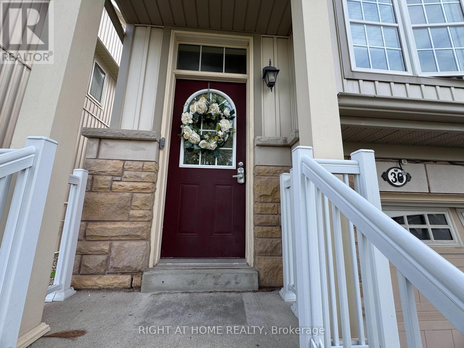 36 Farmstead Dr Drive, Clarington, Ontario  L1C 0K9 - Photo 2 - E13176332