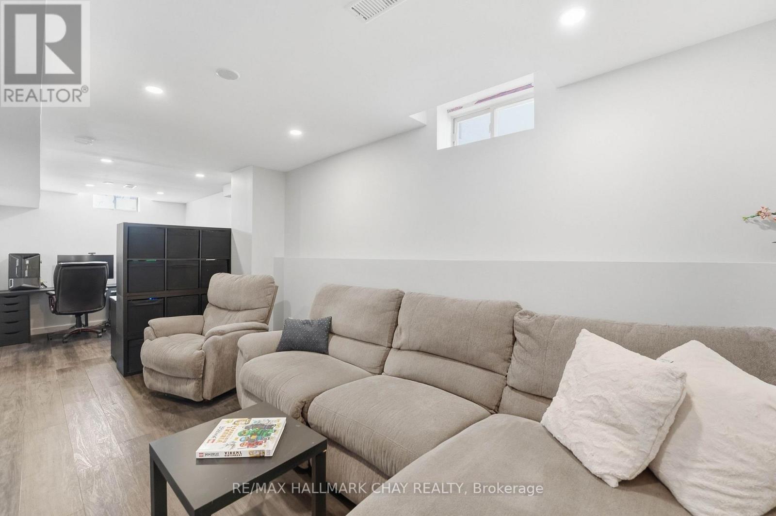167 Maplewood Drive, Essa (Angus), Ontario  L0M 1B4 - Photo 17 - N13176194