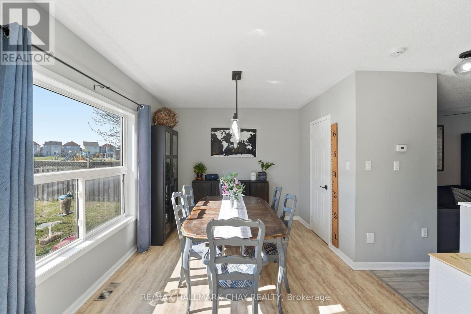 167 Maplewood Drive, Essa (Angus), Ontario  L0M 1B4 - Photo 6 - N13176194