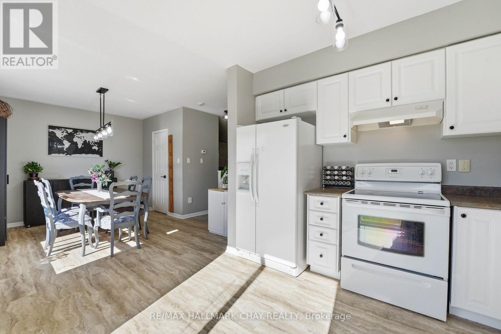 167 Maplewood Drive, Essa (Angus), Ontario  L0M 1B4 - Photo 8 - N13176194