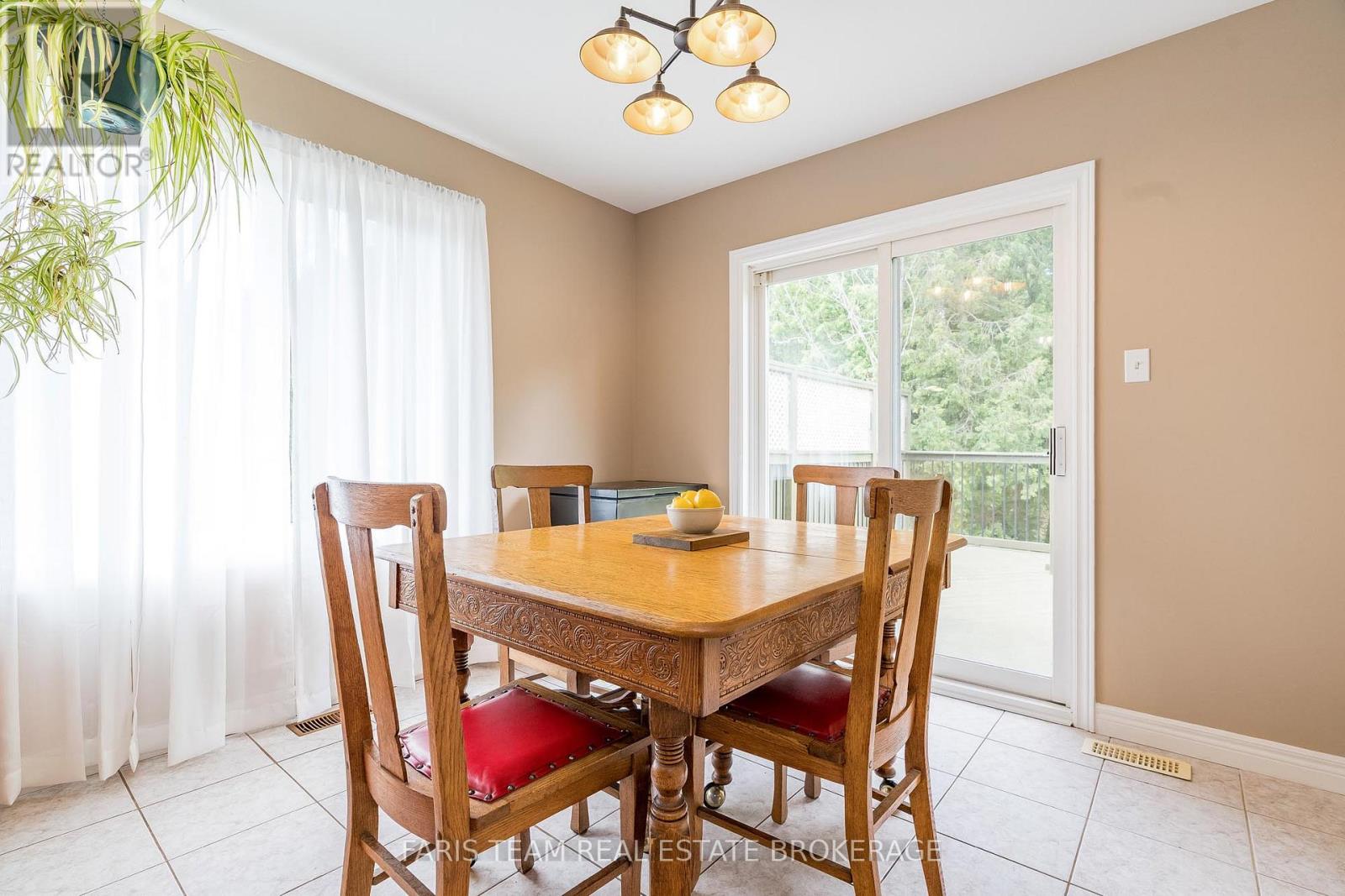 1006 Leslie Drive, Innisfil, Ontario  L9S 2B2 - Photo 8 - N13176234