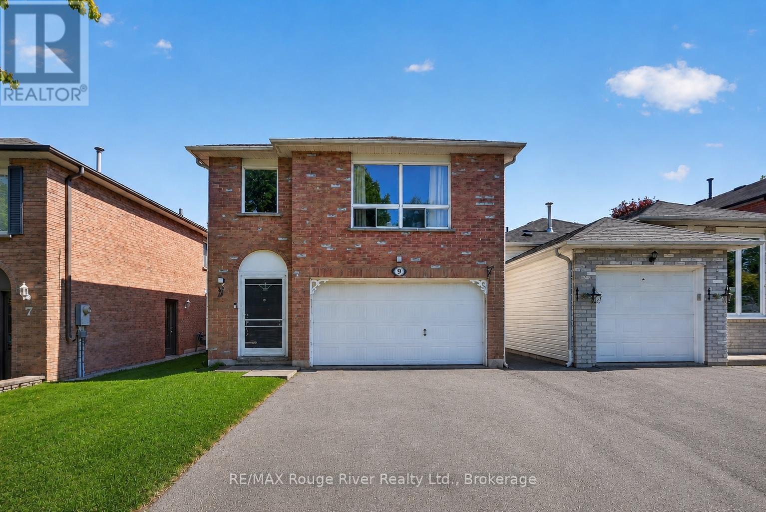 9 Farncomb Crescent, Clarington, Ontario  L1C 4L5 - Photo 1 - E13176462