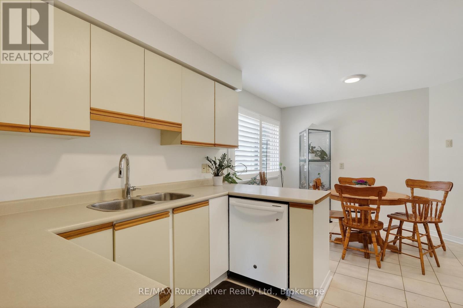 9 Farncomb Crescent, Clarington, Ontario  L1C 4L5 - Photo 10 - E13176462