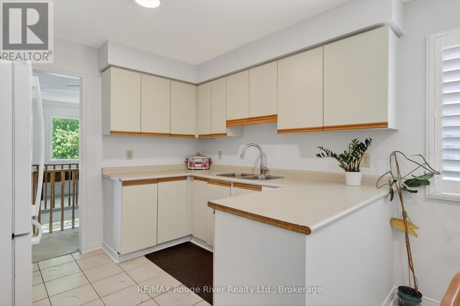 9 Farncomb Crescent, Clarington, Ontario  L1C 4L5 - Photo 11 - E13176462