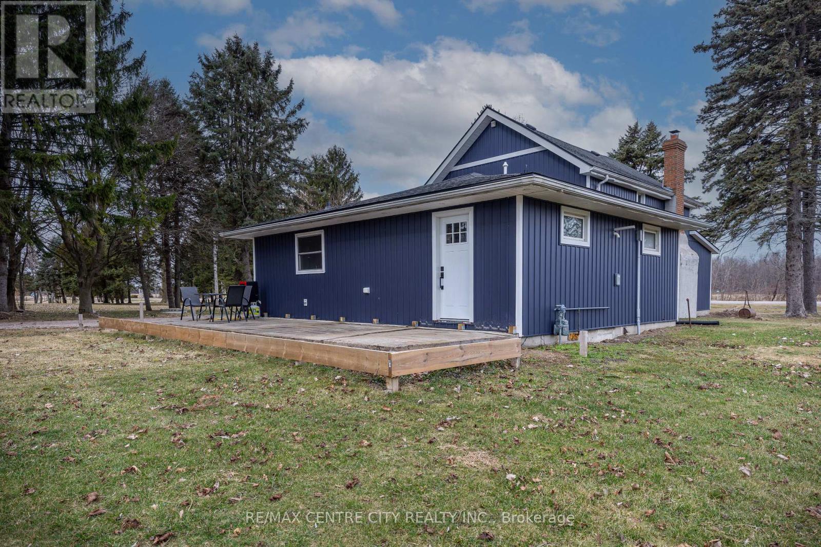 26179 Talbot Line, West Elgin, Ontario  N0L 2P0 - Photo 4 - X13176412