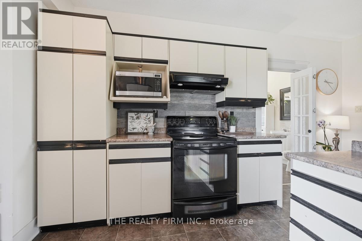 23072 Old Airport Road, Southwest Middlesex, Ontario  N0L 1M0 - Photo 15 - X13176532