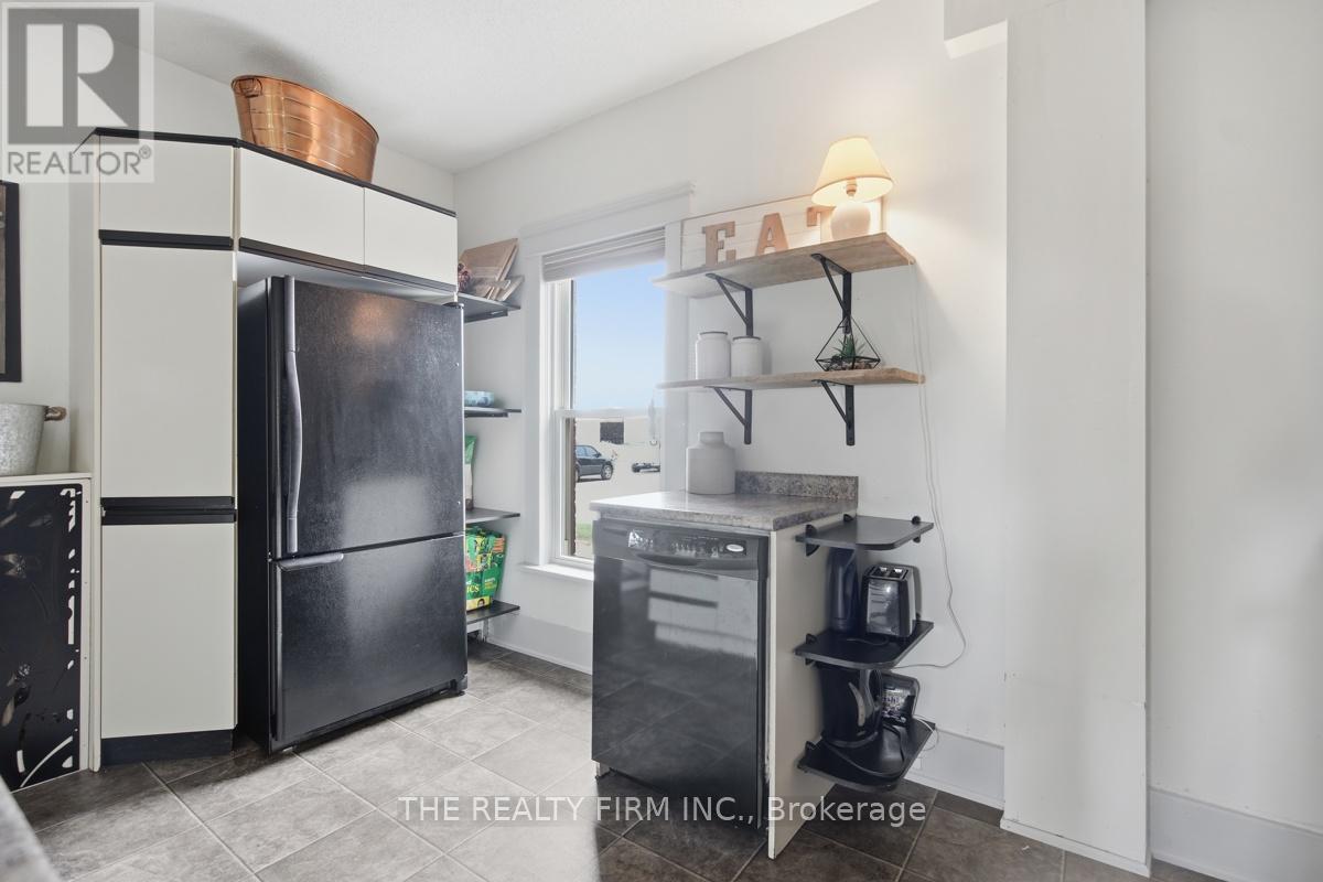 23072 Old Airport Road, Southwest Middlesex, Ontario  N0L 1M0 - Photo 16 - X13176532