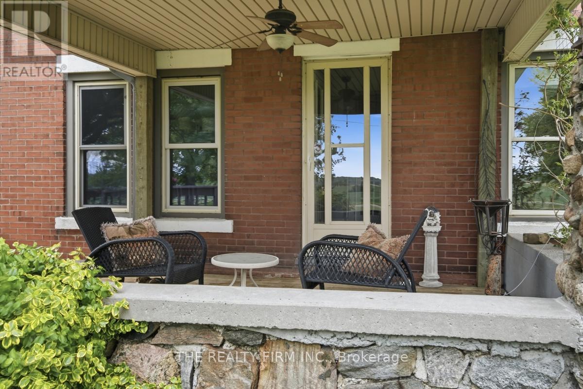 23072 Old Airport Road, Southwest Middlesex, Ontario  N0L 1M0 - Photo 6 - X13176532
