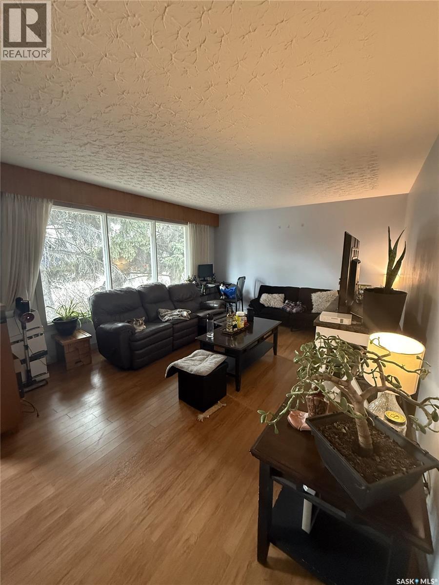 2800 1st Avenue E, Prince Albert, Saskatchewan  S6V 2C8 - Photo 4 - SK036977