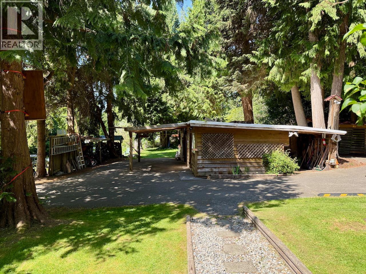 1261 Roberts Creek Road, Roberts Creek, British Columbia  V0N 2W2 - Photo 19 - R3122587