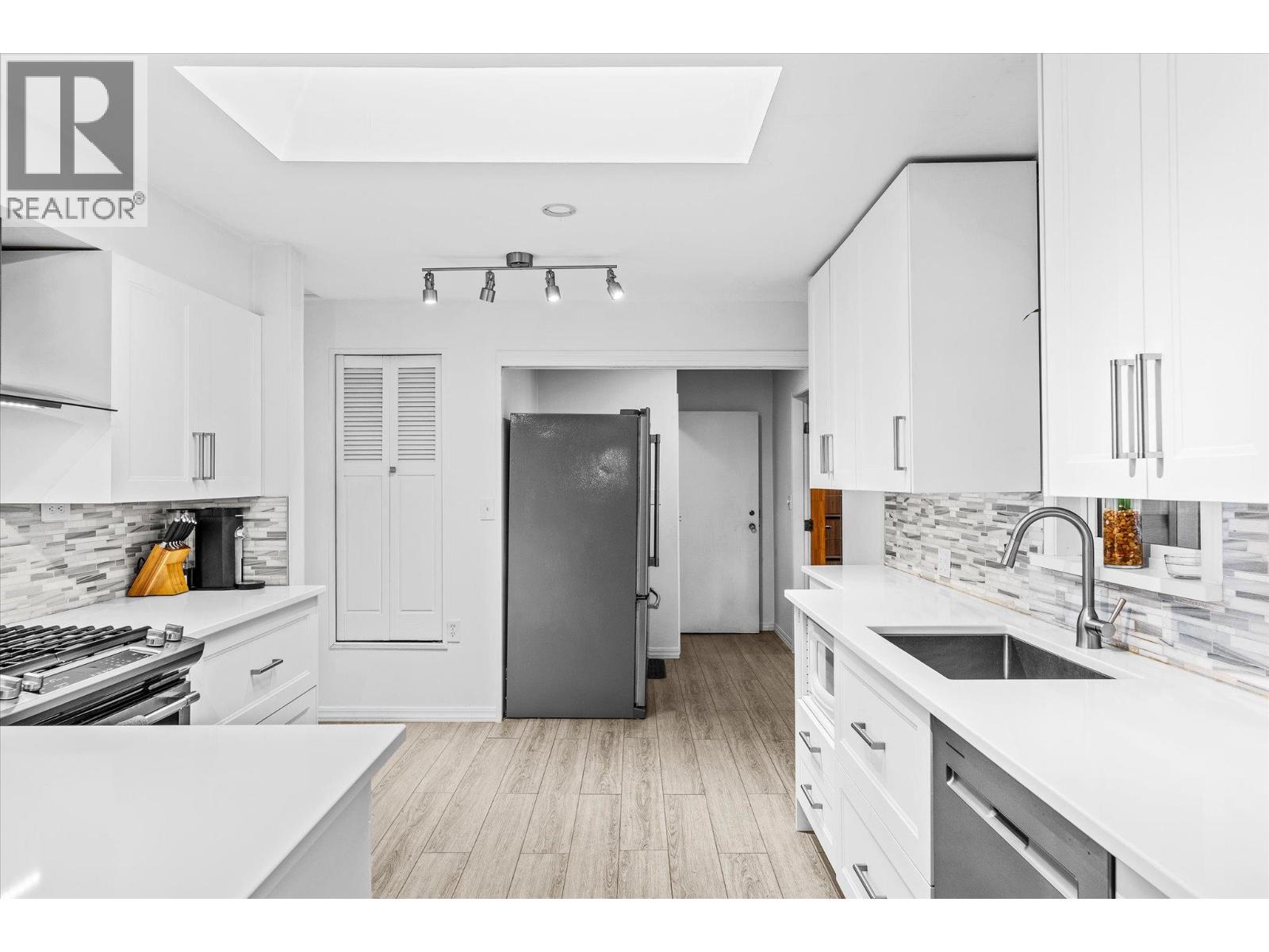 13614 Spencer Avenue, Summerland, British Columbia V0H 1Z0 - Photo 8 - 10388024