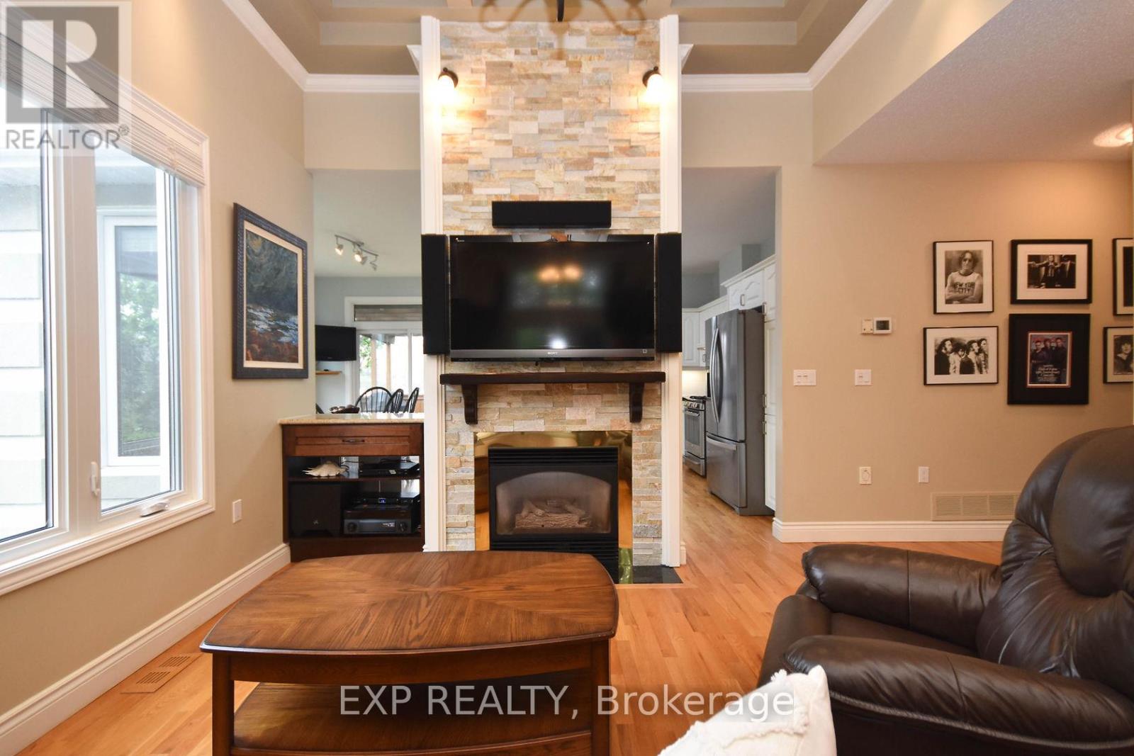 29 Stonecroft Terrace, Ottawa, Ontario K2K 2V1 - Photo 3 - X13176428