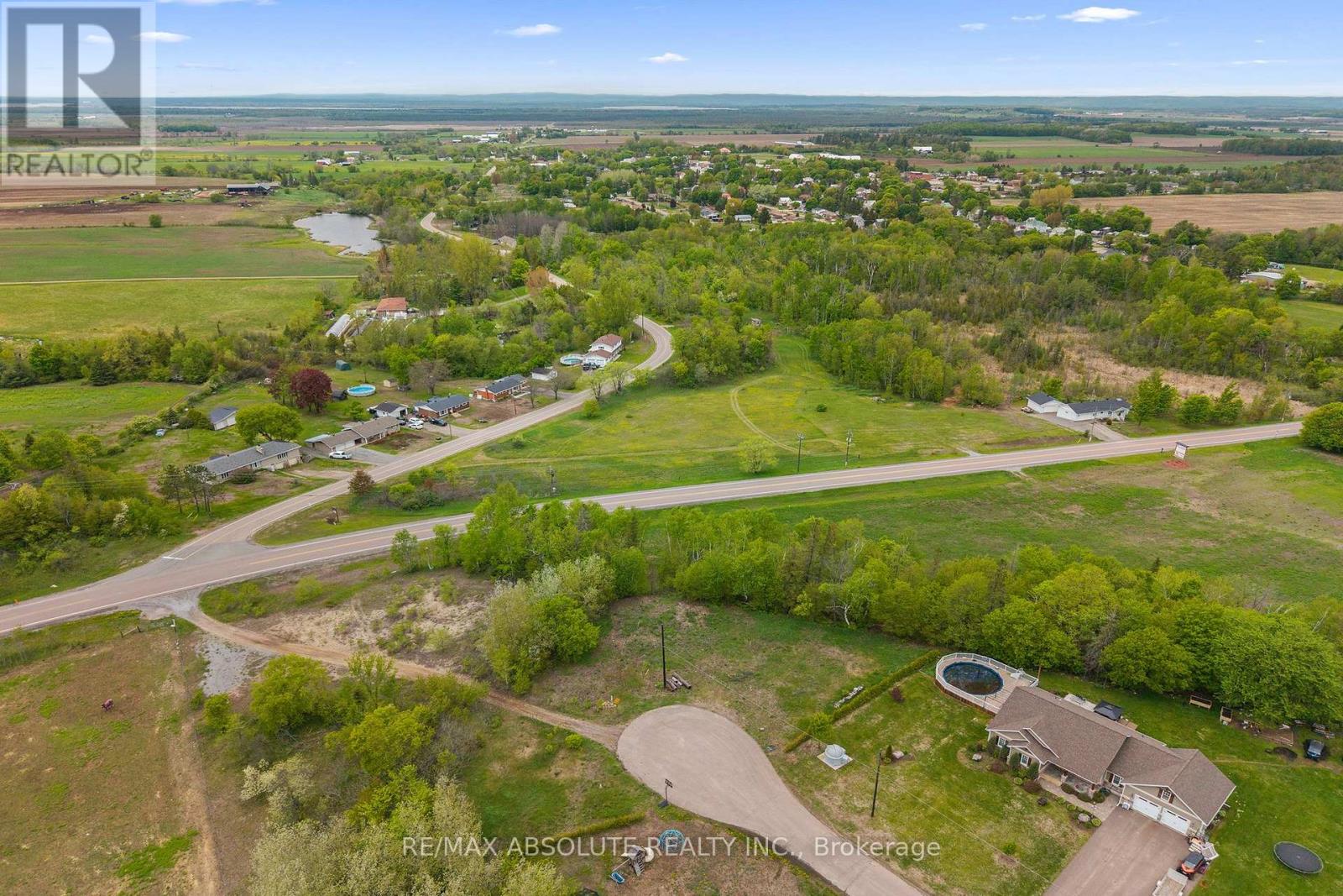 6 LOWE COURT, Whitewater Region, Ontario
