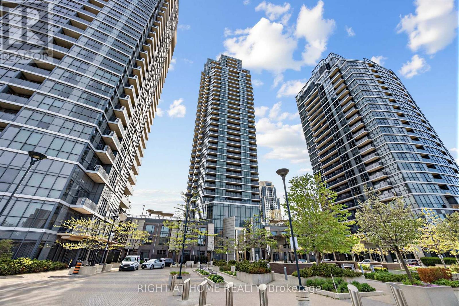 2502 - 5 VALHALLA INN ROAD, Toronto, Ontario
