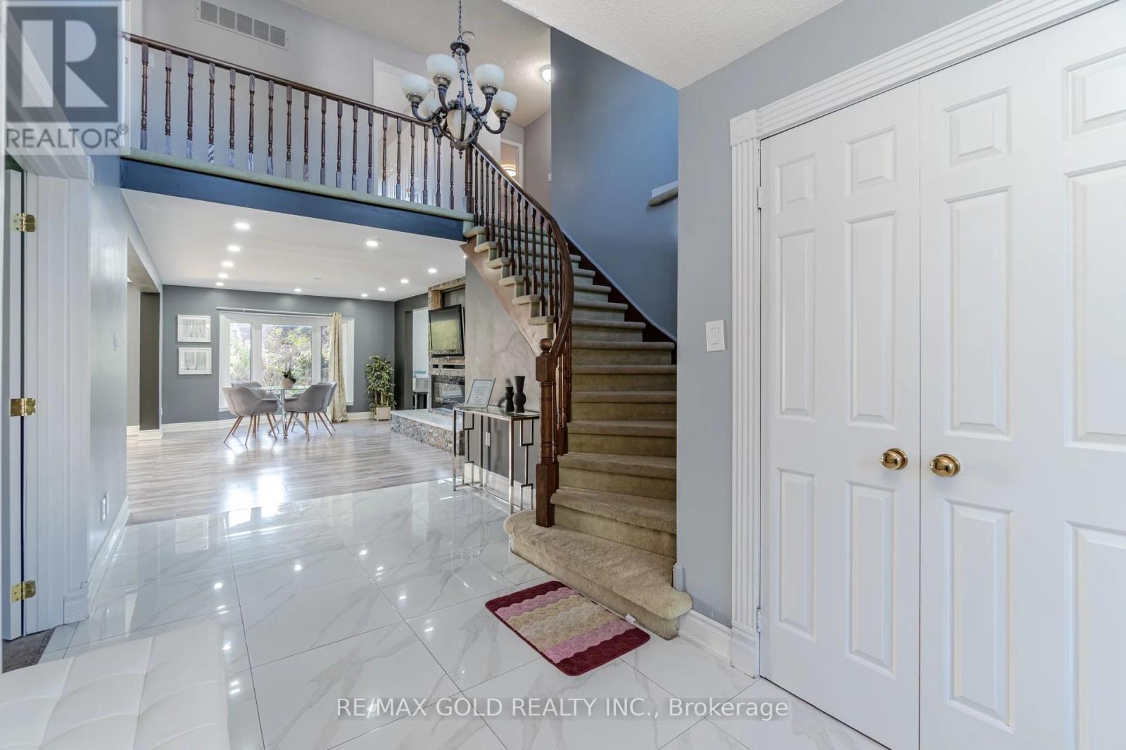 21 Nottingham Crescent, Brampton, Ontario  L6S 4G3 - Photo 3 - W13176330