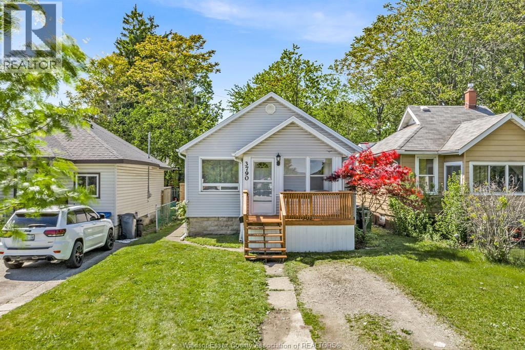 3790 Glenfield, Windsor, Ontario  N9C 2B2 - Photo 1 - 26012216