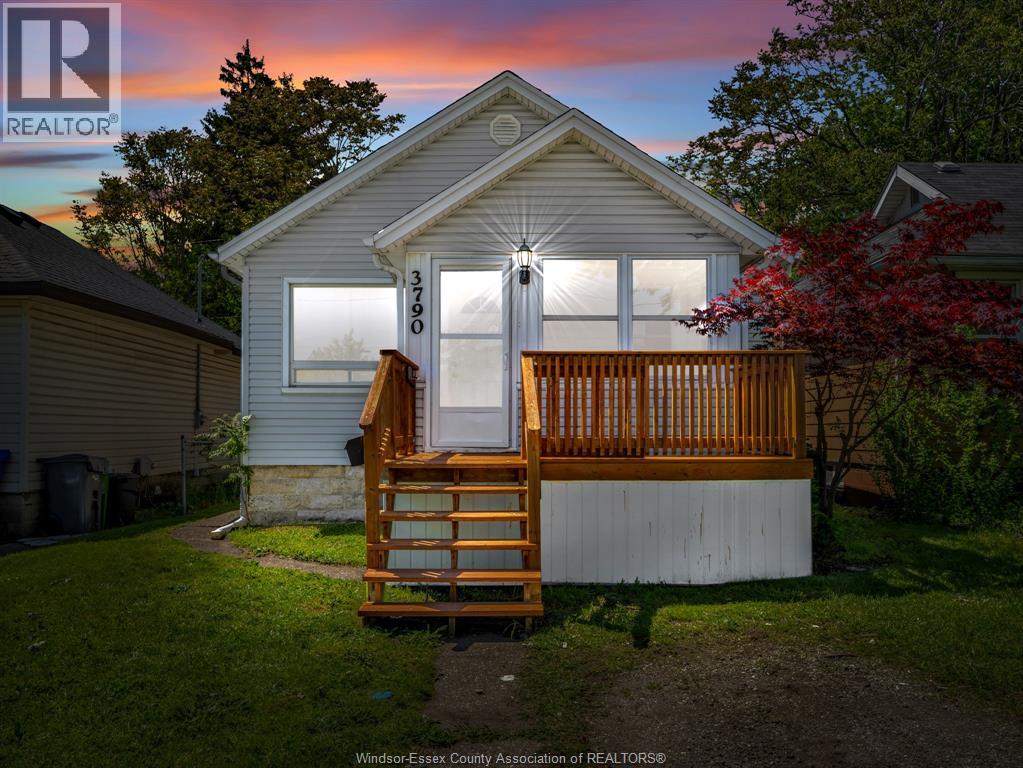 3790 Glenfield, Windsor, Ontario  N9C 2B2 - Photo 2 - 26012216