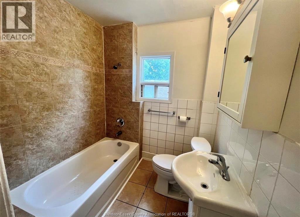 3458 Harris, Windsor, Ontario  N9C 1N5 - Photo 13 - 26012157