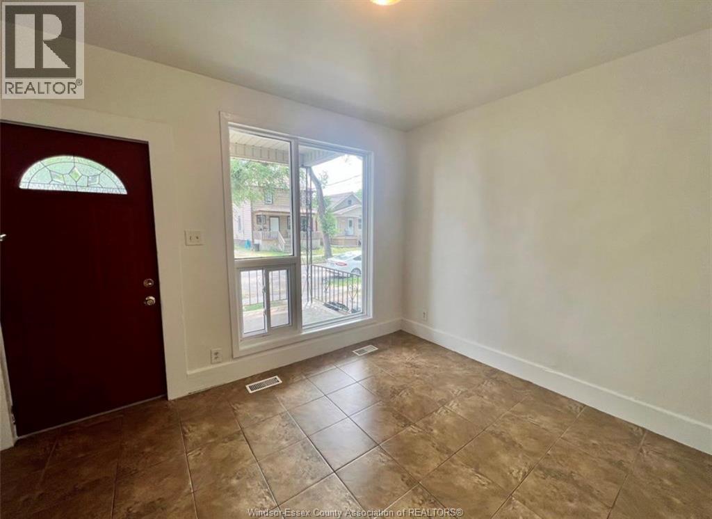 3458 Harris, Windsor, Ontario  N9C 1N5 - Photo 3 - 26012157