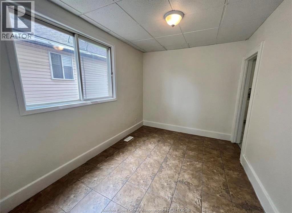 3458 Harris, Windsor, Ontario  N9C 1N5 - Photo 4 - 26012157