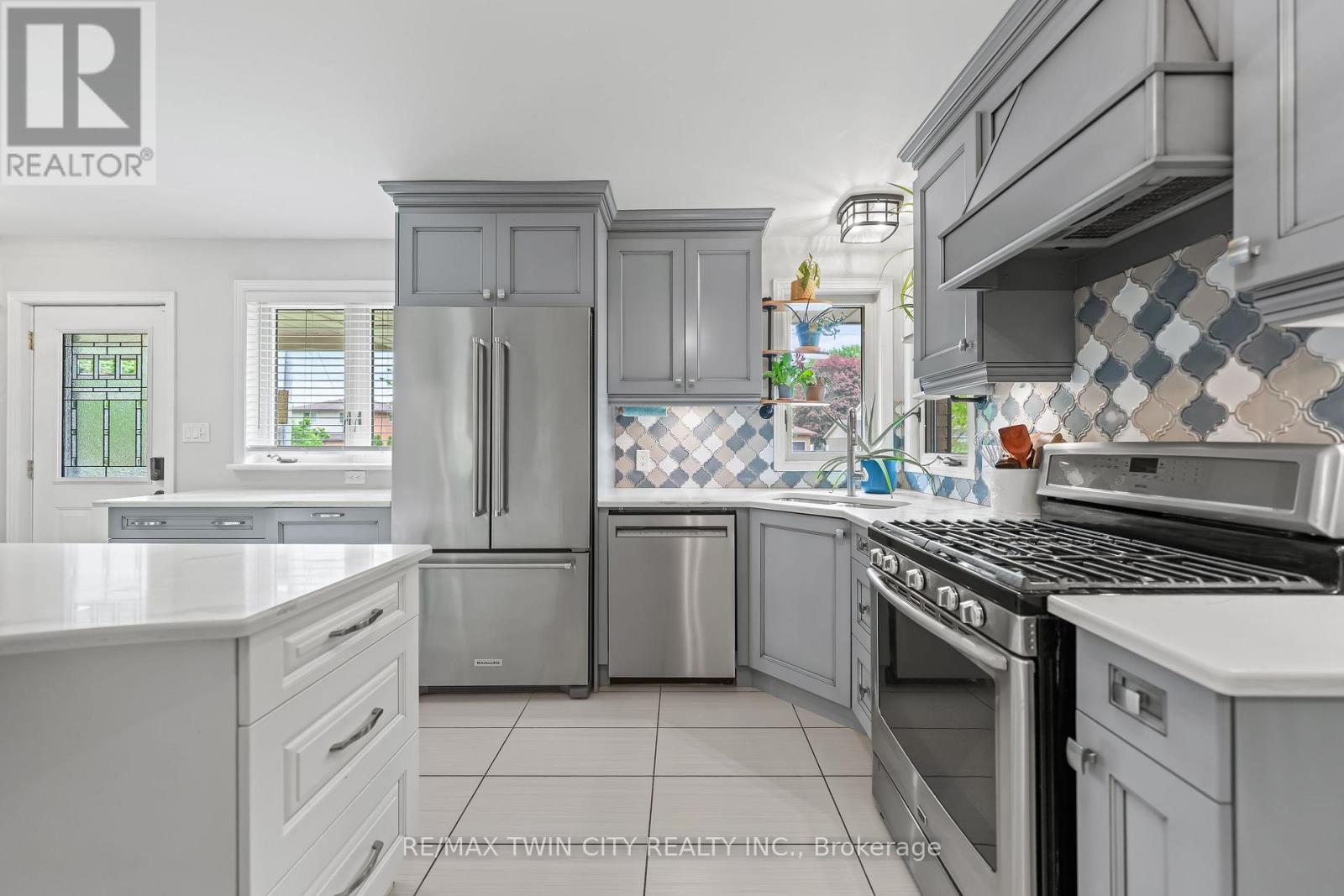 306 Normandy Avenue, Waterloo, Ontario  N2K 1X7 - Photo 13 - X13176192