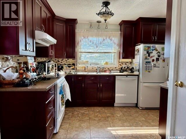 208 12th Street, Humboldt, Saskatchewan  S0K 2A0 - Photo 6 - SK037154