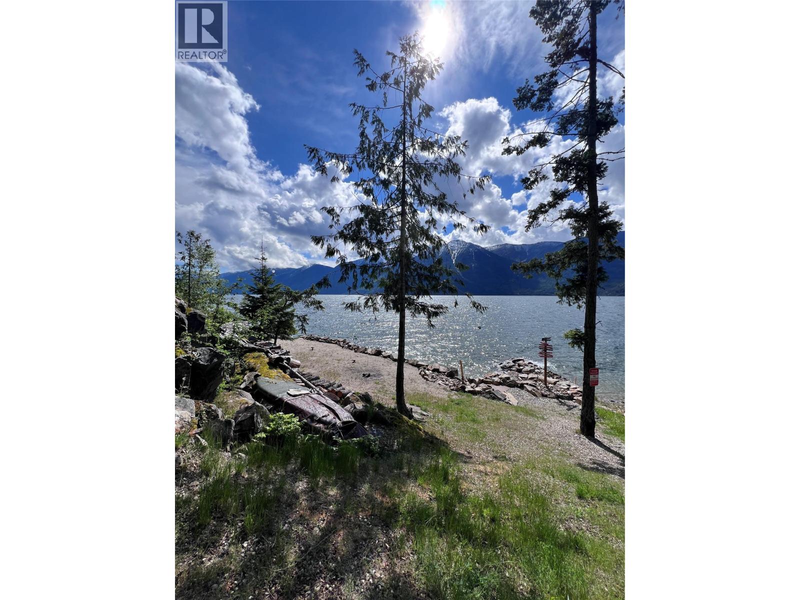 13679 Larch Road, Gray Creek, British Columbia V0B 1S0 - Photo 15 - 10387057