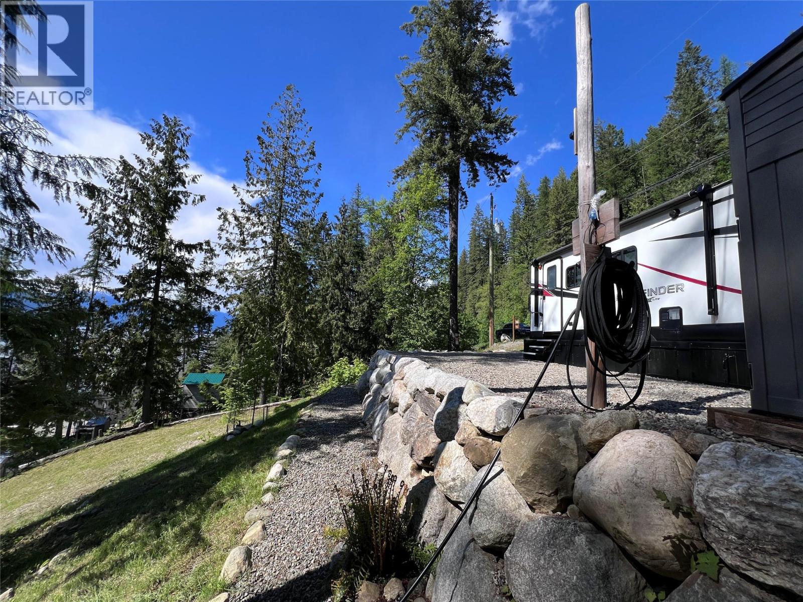 13679 Larch Road, Gray Creek, British Columbia V0B 1S0 - Photo 20 - 10387057