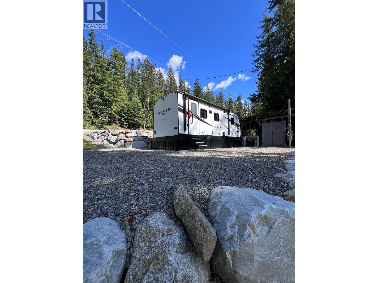 13679 Larch Road, Gray Creek, British Columbia V0B 1S0 - Photo 21 - 10387057