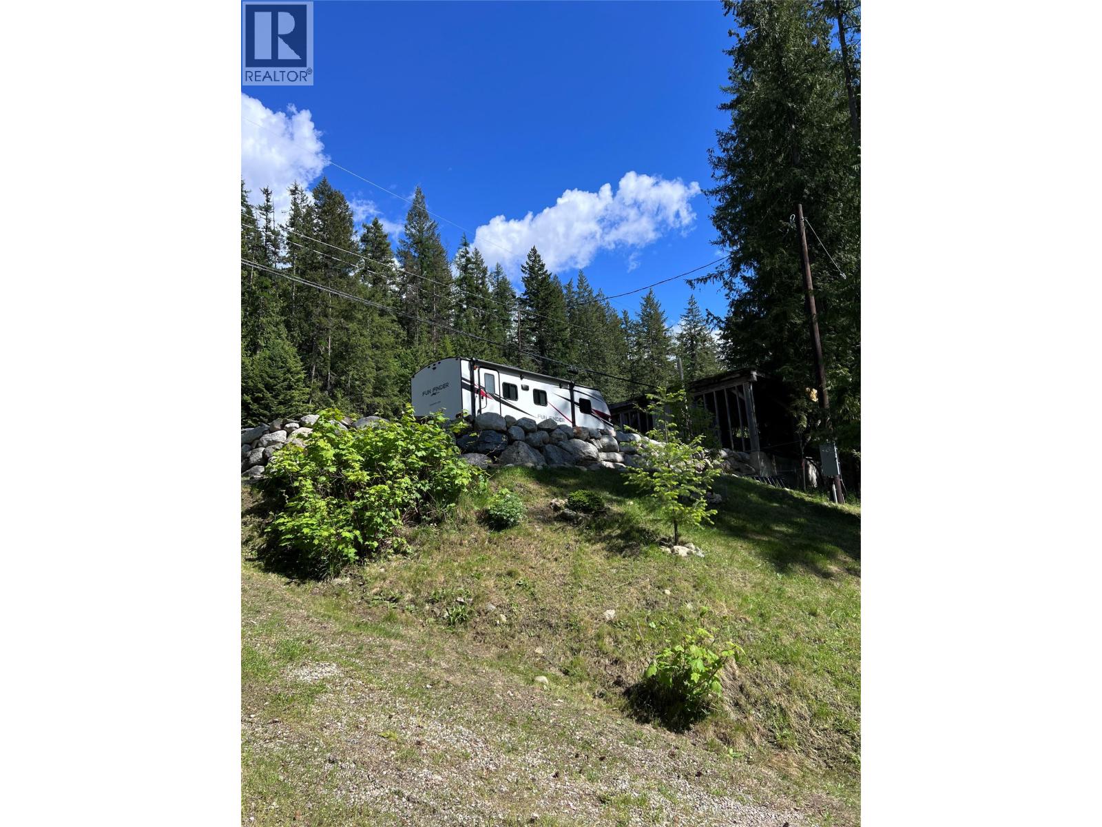 13679 Larch Road, Gray Creek, British Columbia V0B 1S0 - Photo 19 - 10387057