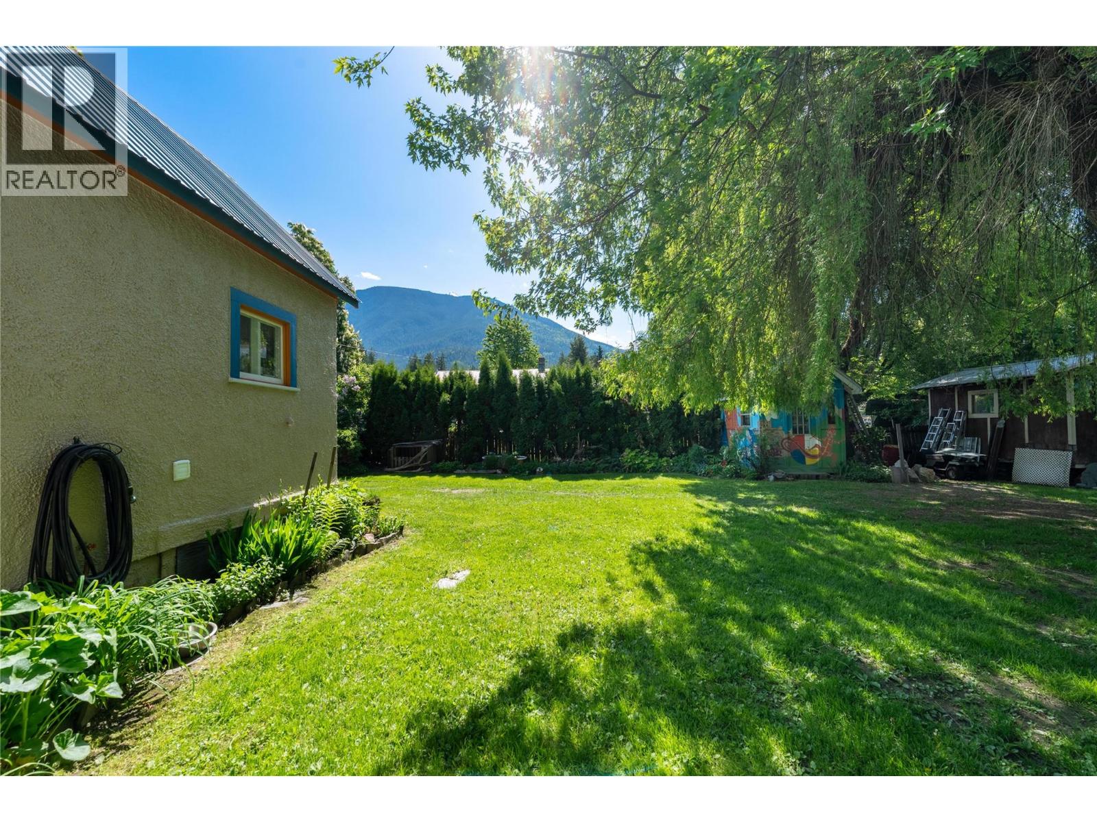 1105 Oscar Street, Revelstoke, British Columbia  V0E 2S0 - Photo 33 - 10388915