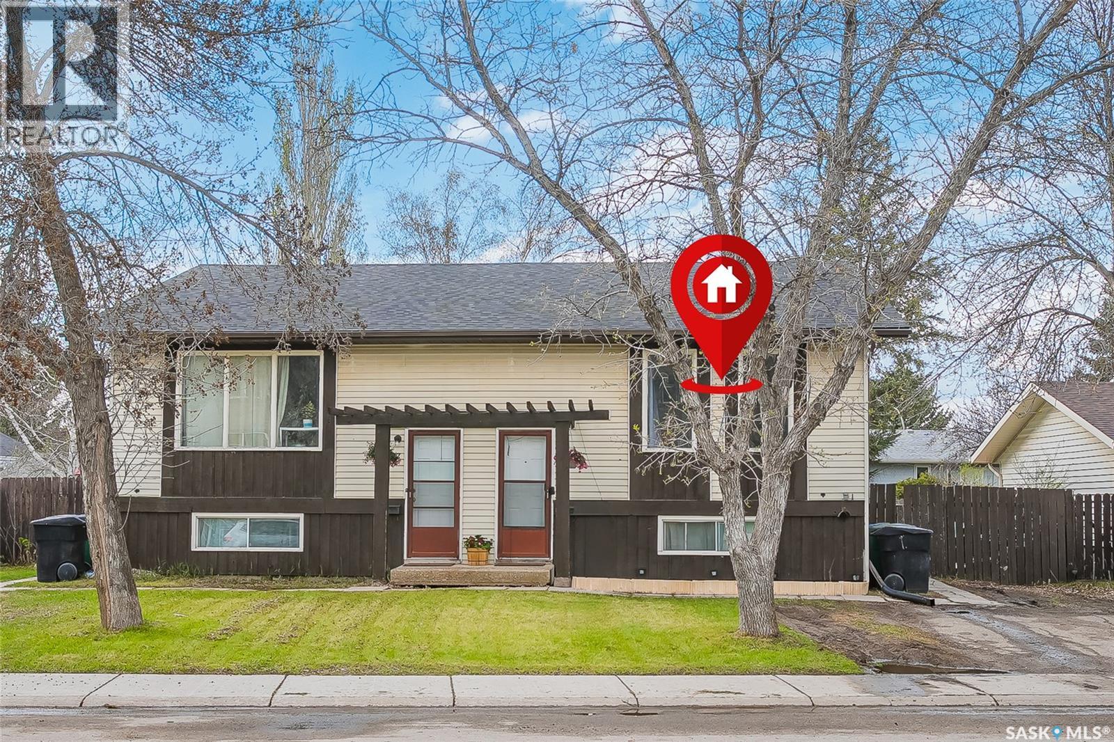 839 Kingsmere Boulevard, Saskatoon, Saskatchewan  S7J 4C4 - Photo 1 - SK037184